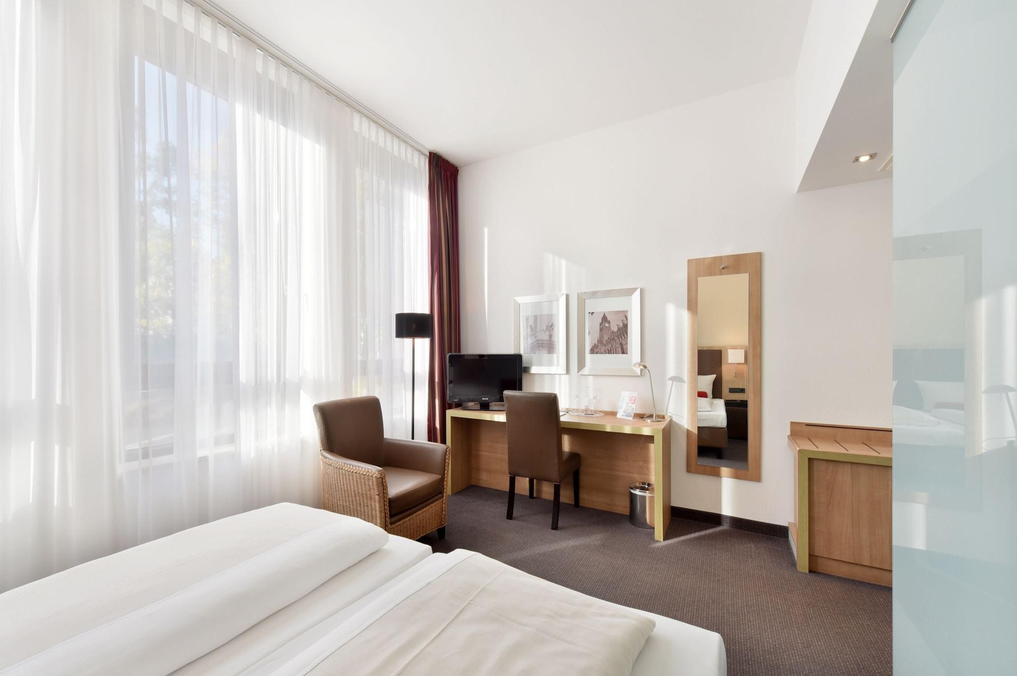 Achat Hotel Muenchen Sued Munique Exterior foto