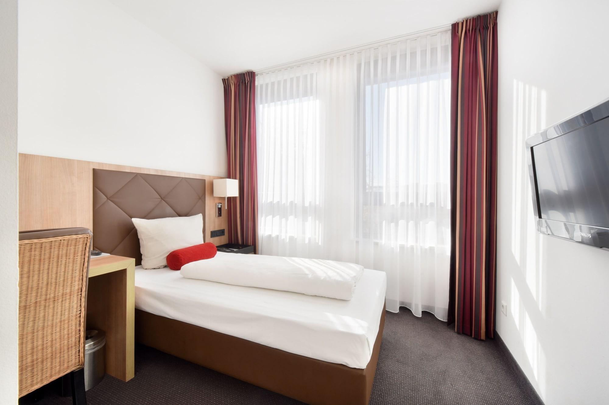 Achat Hotel Muenchen Sued Munique Exterior foto
